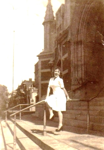 mom in 20s late 1940s cropped